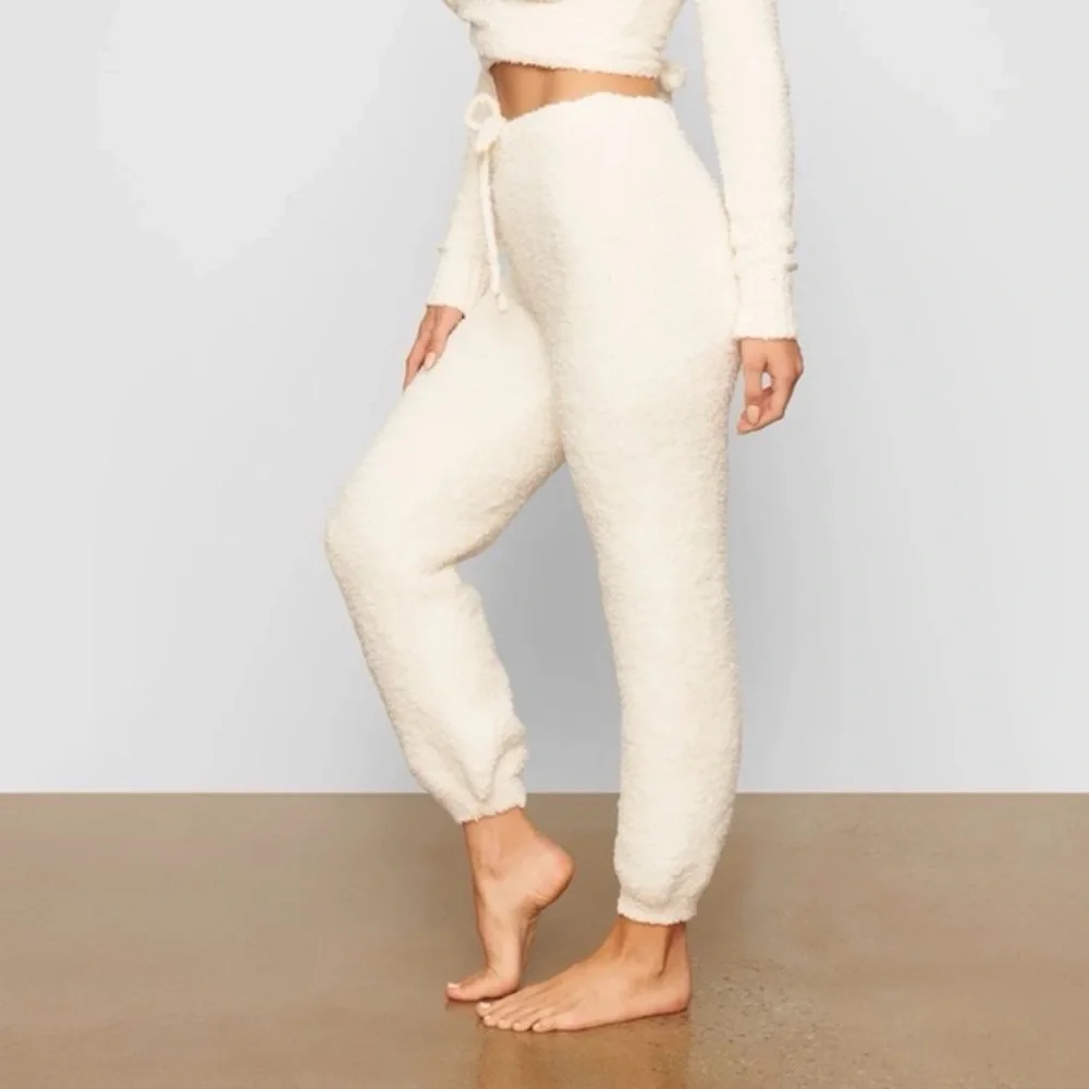 Skims Cozy Cream Fuzzy Knit Joggers - Picture 1 of 10